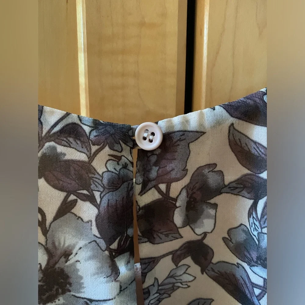 Like New! Sans Souci Floral Tank Top Blouse Size Medium - Picture 5 of 6